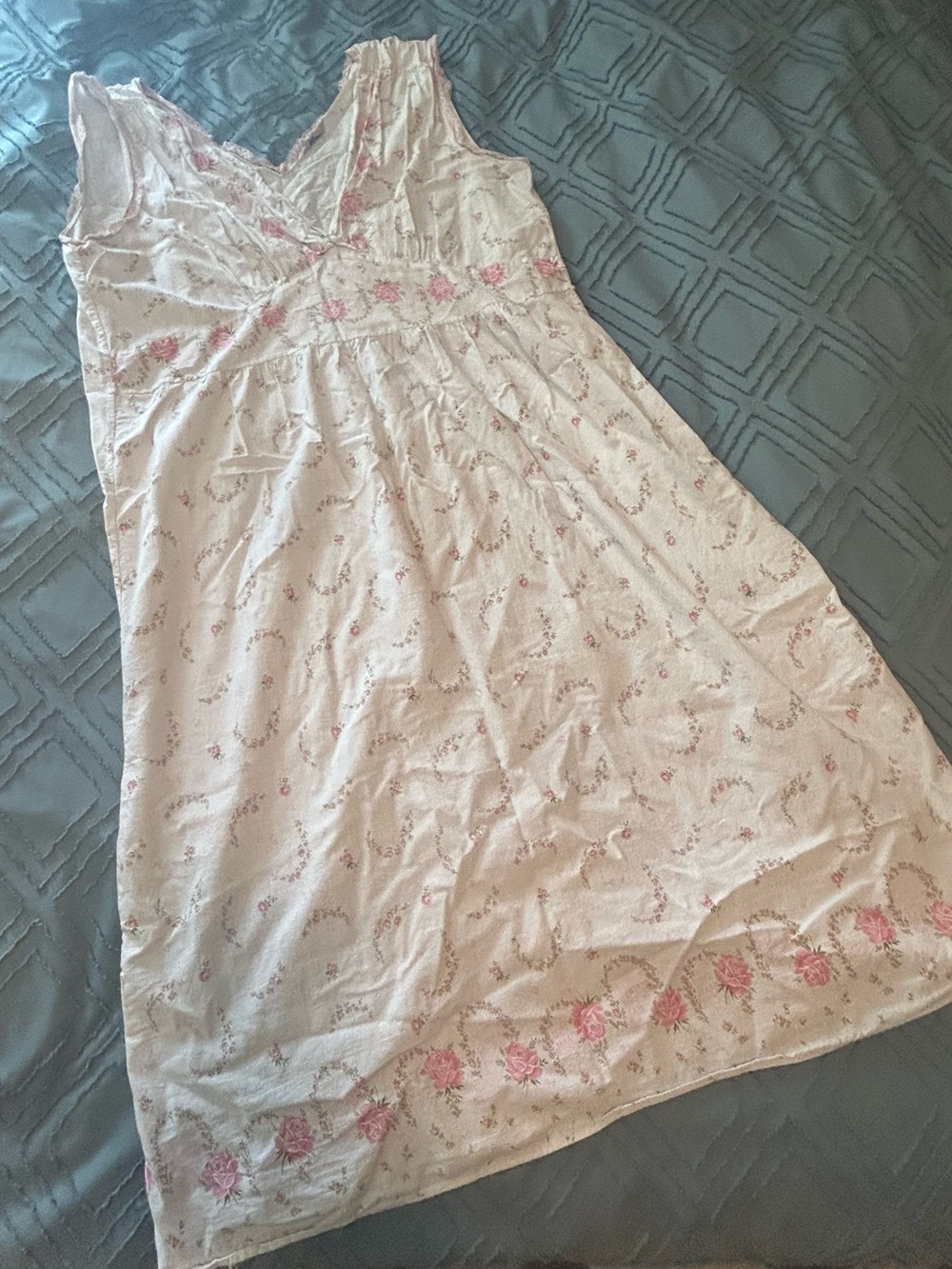 Vanity Fair Pink and Cream Floral Chemise - vintage!